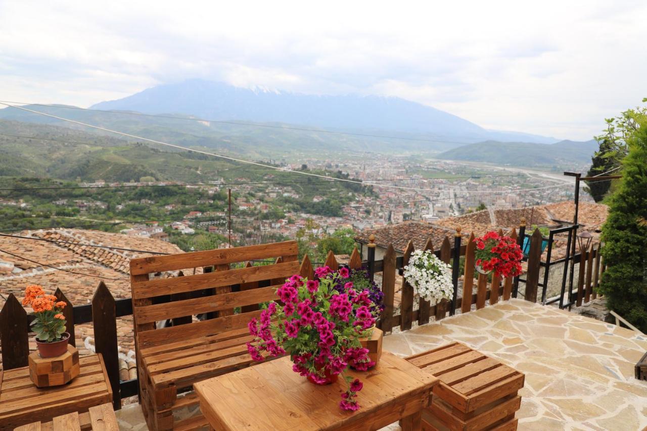 Guest House Maria - Berat Castle Extérieur photo