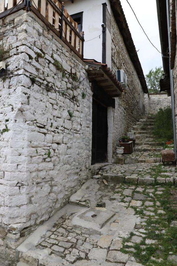 Guest House Maria - Berat Castle Extérieur photo