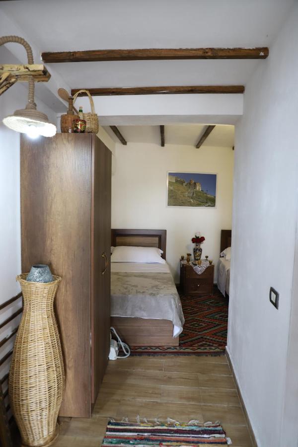 Guest House Maria - Berat Castle Extérieur photo