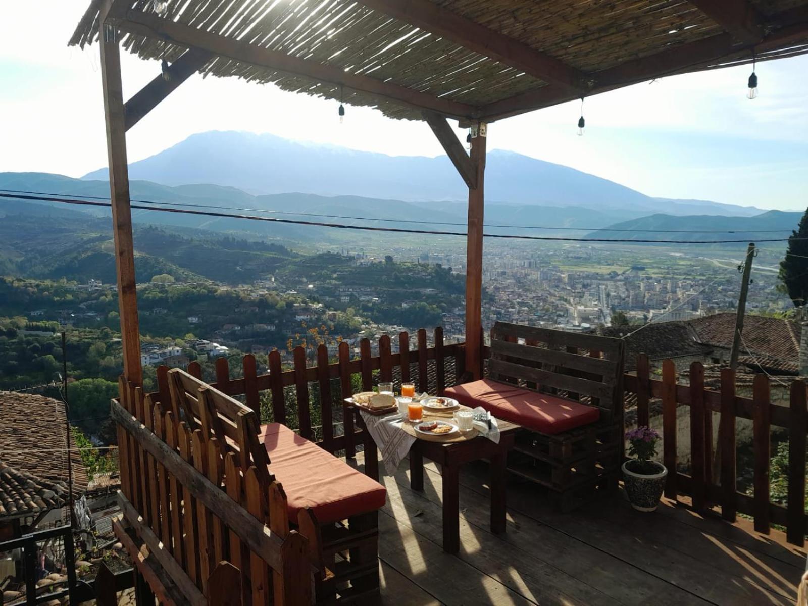 Guest House Maria - Berat Castle Extérieur photo