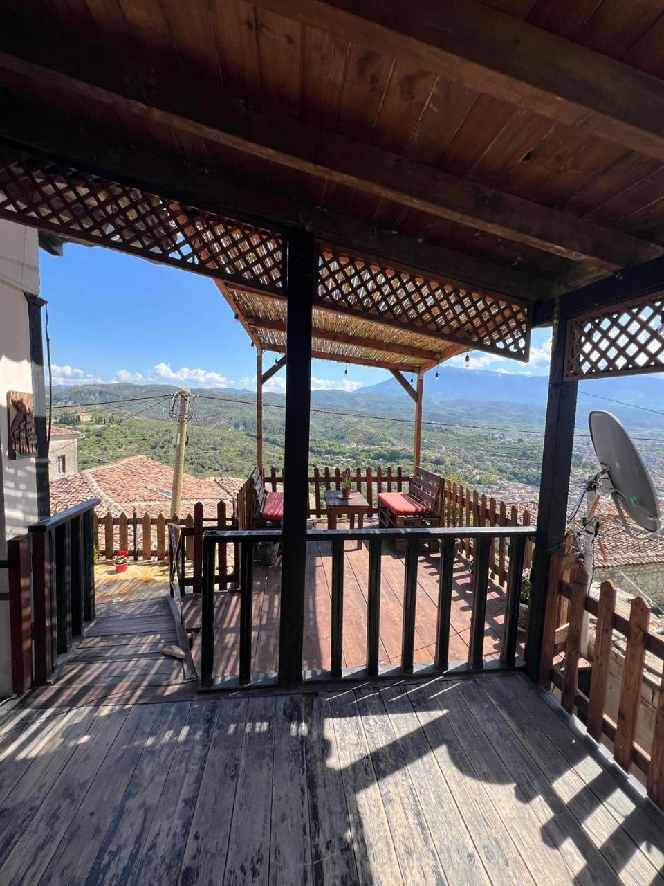 Guest House Maria - Berat Castle Extérieur photo